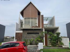 4 Habitación Villa en venta en Wiyung, East Jawa, Wiyung