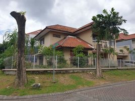 6 Habitación Casa en venta en Wiyung, East Jawa, Wiyung