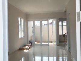 3 Bedroom House for sale in Cipayung, Jakarta Timur, Cipayung