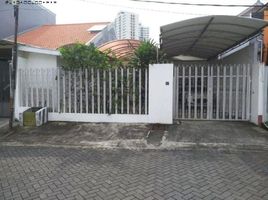 3 Schlafzimmer Villa zu verkaufen in Dukuhpakis, East Jawa, Dukuhpakis