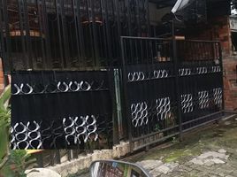 4 Bedroom House for sale in Dukuhpakis, Surabaya, Dukuhpakis