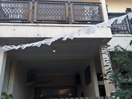 4 Bedroom House for sale in Dukuhpakis, Surabaya, Dukuhpakis