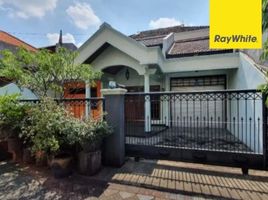 4 Bedroom House for sale in Jambangan, Surabaya, Jambangan