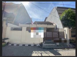 4 Bedroom House for sale in Dukuhpakis, Surabaya, Dukuhpakis