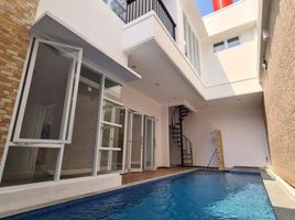 6 Bedroom House for sale in Cilandak Town Square, Cilandak, Pesanggrahan