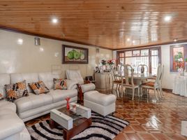 6 Bedroom Villa for sale in Templo Bogotá Colombia, Bogota, Bogota