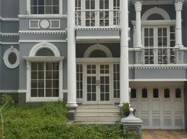 6 Habitación Casa en venta en Wiyung, East Jawa, Wiyung