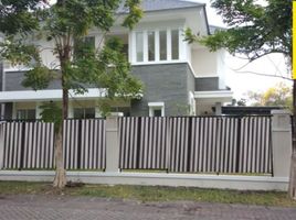 4 Kamar Rumah for rent in Lakarsantri, Surabaya, Lakarsantri