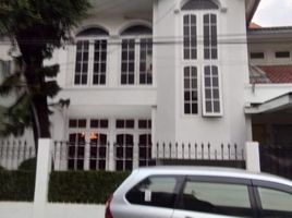 4 Bedroom House for sale in Dukuhpakis, Surabaya, Dukuhpakis