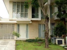 4 Kamar Rumah for rent in Lakarsantri, Surabaya, Lakarsantri