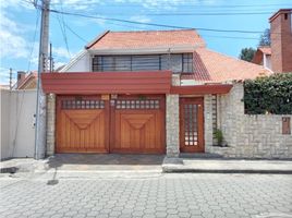 4 Bedroom House for sale in Casa del Sombrero Alberto Pulla Crafts Market, Cuenca, Cuenca, Cuenca