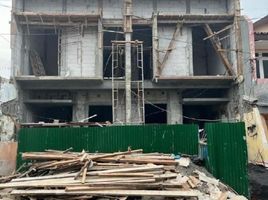 4 Habitación Villa en venta en Sukolilo, East Jawa, Sukolilo