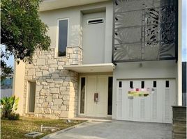 5 Habitación Villa en venta en Lakarsantri, East Jawa, Lakarsantri