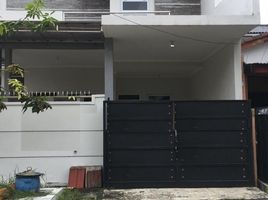 3 Habitación Villa en venta en Wiyung, East Jawa, Wiyung