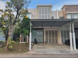 4 Kamar Rumah for rent in East Jawa, Lakarsantri, Surabaya, East Jawa