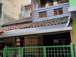 4 Bedroom House for sale in Jambangan, Surabaya, Jambangan