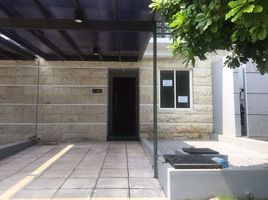 4 Kamar Rumah for rent in Lakarsantri, Surabaya, Lakarsantri