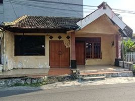 3 Bedroom Villa for sale in Wonokromo, Surabaya, Wonokromo