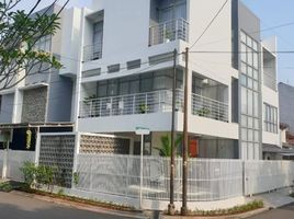 5 Schlafzimmer Villa zu verkaufen in Pesanggrahan, Jakarta, Pesanggrahan