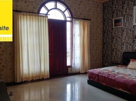 6 Kamar Rumah for sale in Lakarsantri, Surabaya, Lakarsantri