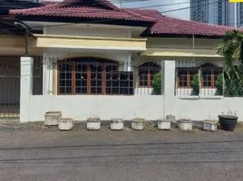 5 Bedroom House for sale in Dukuhpakis, Surabaya, Dukuhpakis