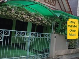 3 Schlafzimmer Haus zu verkaufen in Wiyung, East Jawa, Wiyung
