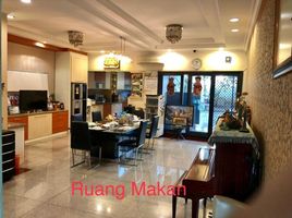 7 Bedroom Villa for sale in Lakarsantri, East Jawa, Lakarsantri, Surabaya, East Jawa, Indonesia