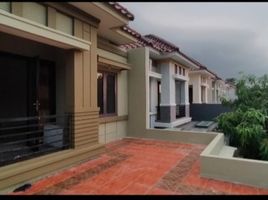 4 Kamar Rumah for sale in Jambangan, Surabaya, Jambangan