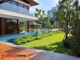 5 Bedroom House for sale in Dukuhpakis, Surabaya, Dukuhpakis