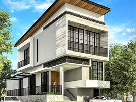 5 Bedroom House for sale in Wiyung, Surabaya, Wiyung