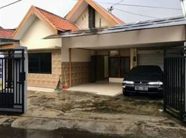 4 Kamar Rumah for sale in Wonocolo, Surabaya, Wonocolo