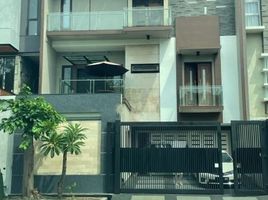 4 Kamar Vila for sale in Kembangan, Jakarta Barat, Kembangan