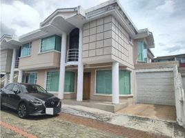 3 Bedroom House for sale in Conocoto, Pichincha, Conocoto