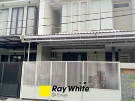4 Habitación Villa en venta en Rungkut, East Jawa, Rungkut