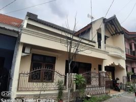 4 Bedroom House for sale in Jambangan, Surabaya, Jambangan