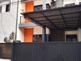 3 Bedroom House for sale in Jambangan, Surabaya, Jambangan