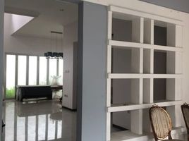 5 Bedroom House for sale in Dukuhpakis, Surabaya, Dukuhpakis