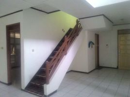 4 Kamar Rumah for sale in Wonocolo, Surabaya, Wonocolo