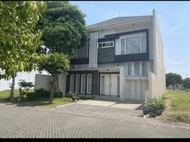 4 Habitación Villa en venta en Lakarsantri, East Jawa, Lakarsantri