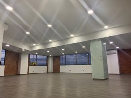 112 SqM Office for rent in River View Park, Cali, Yumbo