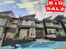 2 Bedroom Villa for sale in Gayungan, Surabaya, Gayungan