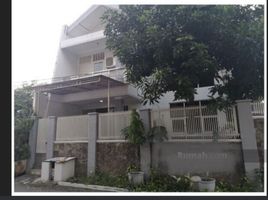 4 Bedroom House for sale in Dukuhpakis, Surabaya, Dukuhpakis