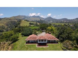 7 Bedroom Villa for sale in Bare Foot Park (Parque de los Pies Descalzos), Medellin, Medellin