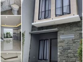 4 Habitación Villa en venta en Rungkut, East Jawa, Rungkut