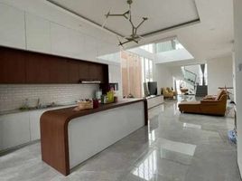 5 Bedroom Villa for sale in Jambangan, Surabaya, Jambangan