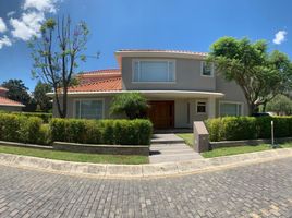 4 chambre Villa for sale in Cumbaya, Quito, Cumbaya