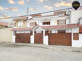 4 Bedroom Villa for sale in Cathedral of the Immaculate Conception, Cuenca, Cuenca, Cuenca