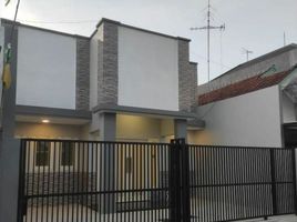 4 Habitación Villa en venta en Rungkut, East Jawa, Rungkut