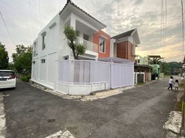4 Schlafzimmer Haus zu verkaufen in Ngaglik, Yogyakarta, Ngaglik