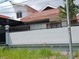 4 Bedroom House for sale in Dukuhpakis, Surabaya, Dukuhpakis